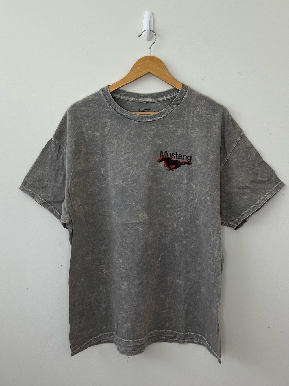 Ford Mustang Graphic Logo T Shirt Mens XL Gray Short Sleeve Crew Neck Cotton